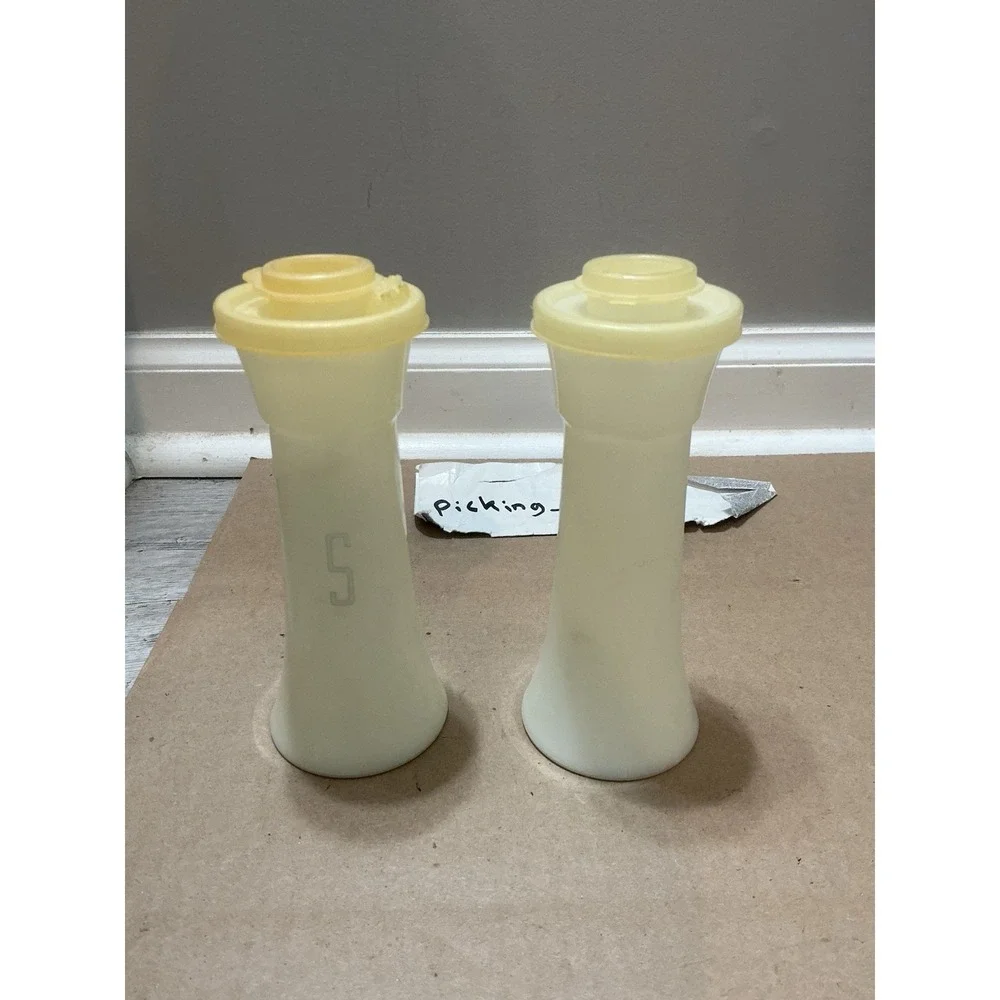 Tupperware Vintage Hourglass Salt and Pepper Shakers, 6.5